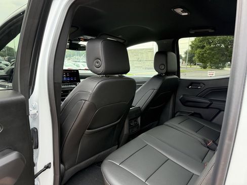 New 2025 Chevrolet Colorado LT w/ LT Convenience Package image 14