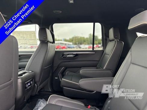 New 2025 Chevrolet Suburban Premier image 23