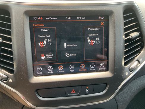 Used 2022 Jeep Cherokee Trailhawk AWD/4WD image 33
