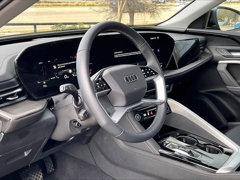 Used 2025 Audi Q5 Premium w/ Convenience Package image 16