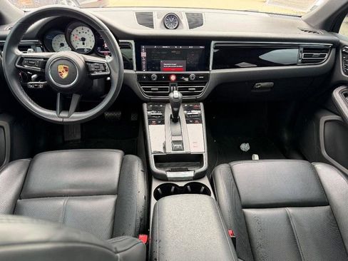 Used 2023 Porsche Macan Turbo image 11