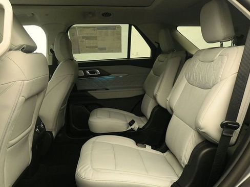 New 2026 Ford Explorer Platinum image 10