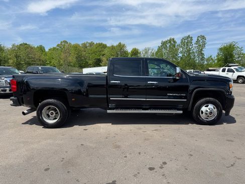 Used 2019 GMC Sierra 3500 Denali AWD/4WD image 6