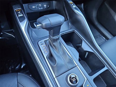 Certified 2025 Kia Sorento EX w/ Panoramic Sunroof Package image 17