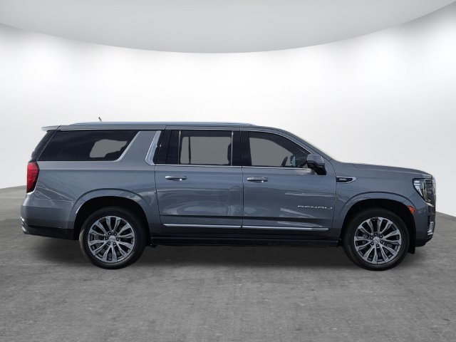 Used 2021 GMC Yukon XL Denali w/ Denali Premium Package RWD image 3