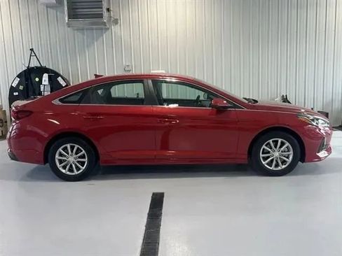 Used 2019 Hyundai Sonata SE FWD image 2