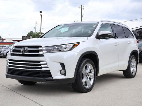Used 2017 Toyota Highlander Limited FWD image 34