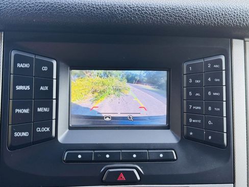 Used 2015 Ford Expedition XLT image 18