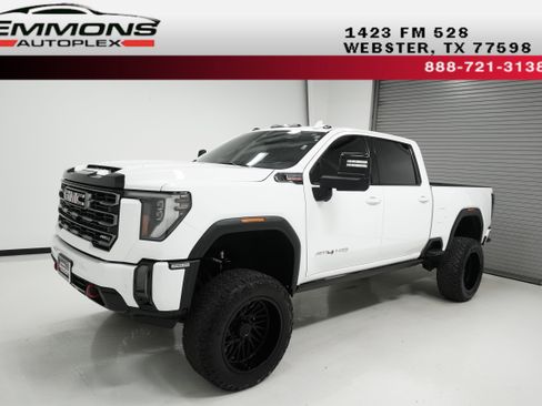 Used 2024 GMC Sierra 2500 AT4 w/ Technology Package image 1
