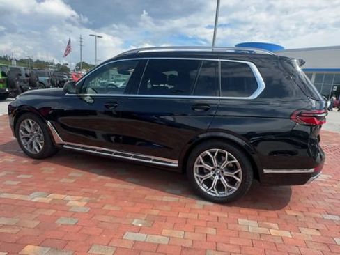 Used 2025 BMW X7 xDrive40i AWD/4WD image 8