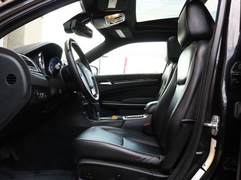 Used 2011 Chrysler 300 C AWD/4WD image 22
