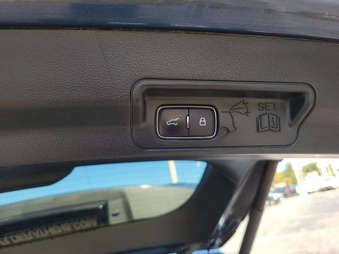 Used 2020 Ford Explorer XLT w/ Equipment Group 202A image 10