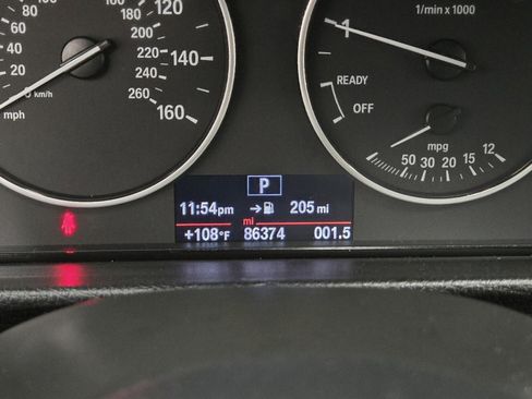 Used 2015 BMW 320i xDrive Sedan image 16