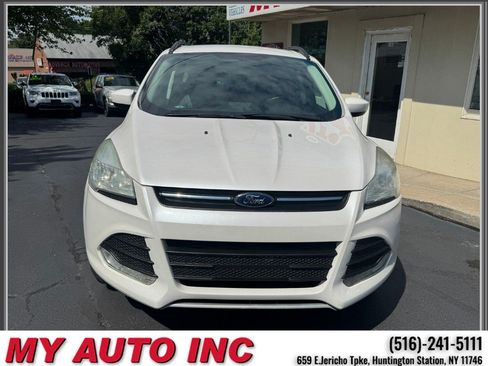 Used 2014 Ford Escape SE w/ Equipment Group 201A AWD/4WD image 2