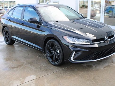 New 2026 Volkswagen Jetta SE FWD image 1