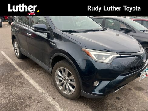 Used 2017 Toyota RAV4 Limited image 1