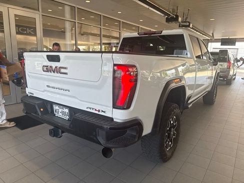 Used 2025 GMC Sierra 2500 AT4X AWD/4WD image 3