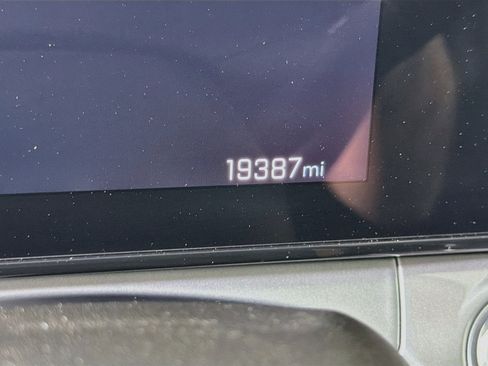 Used 2026 Chevrolet Trax LT FWD image 19
