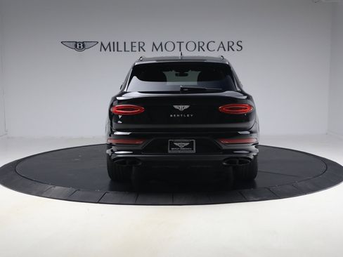 Used 2023 Bentley Bentayga Extended Wheelbase image 6