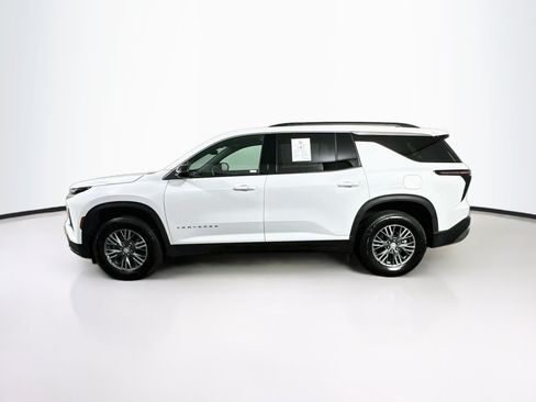 Used 2026 Chevrolet Traverse LT FWD image 4