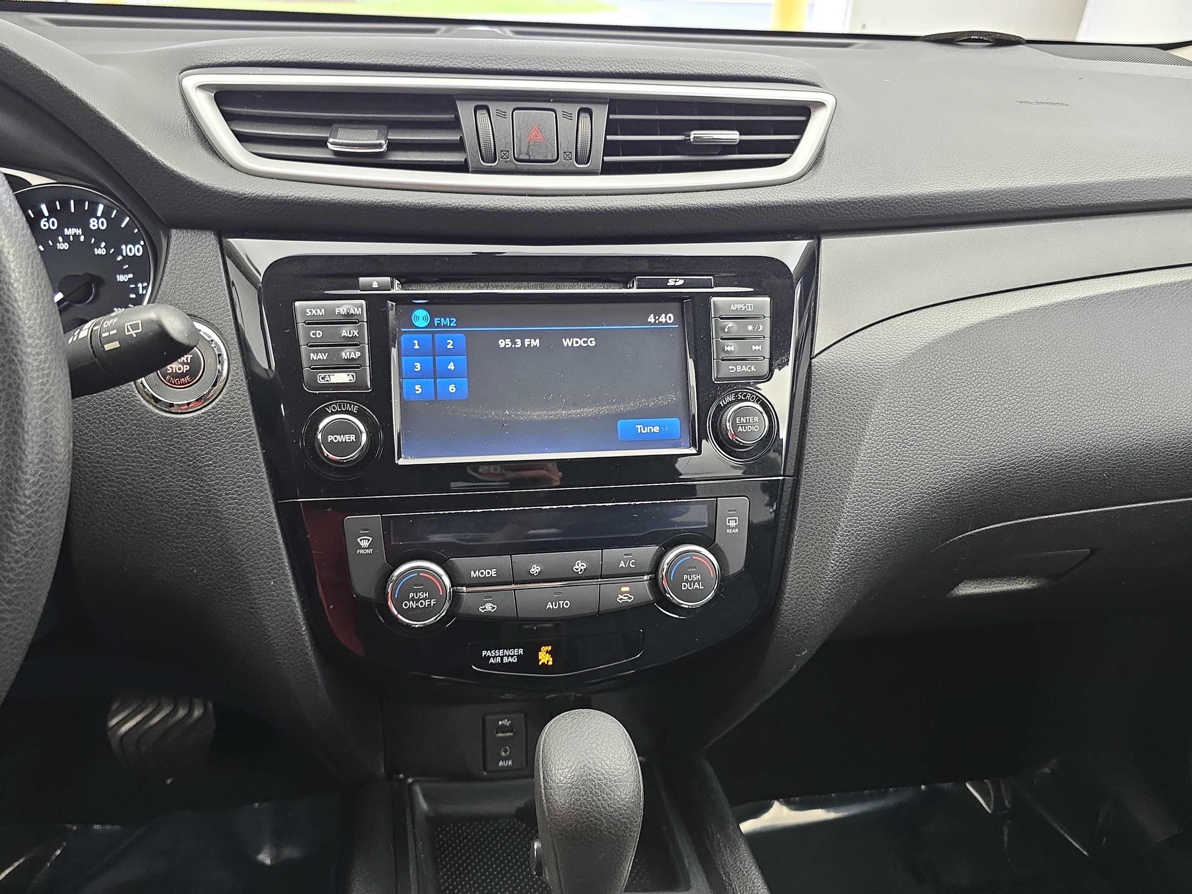 Used 2016 Nissan Rogue SV w/ SV Premium Package AWD/4WD image 20