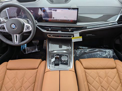 New 2026 BMW X5 M60i w/ Climate Comfort Package image 33