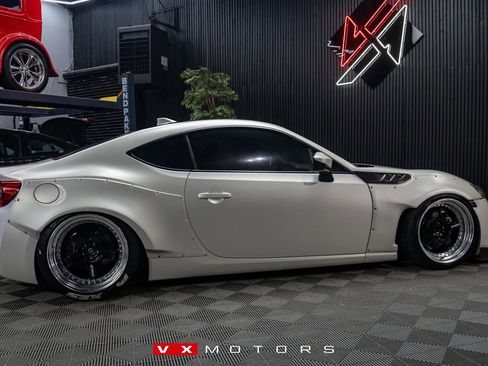 Used 2017 Toyota 86 RWD image 17