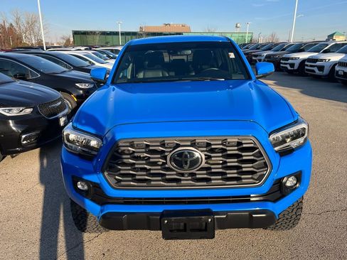 Used 2020 Toyota Tacoma TRD Off-Road w/ TRD Premium Off Road Package image 2