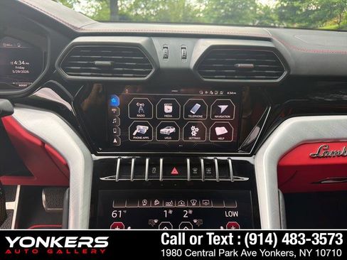 Used 2020 Lamborghini Urus AWD/4WD image 25