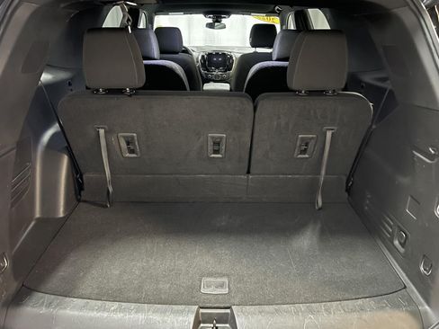 Used 2023 Chevrolet Traverse LT FWD image 26