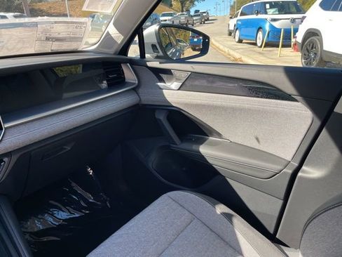 New 2026 Volkswagen Tiguan S image 17