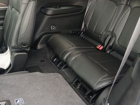 New 2026 Jeep Grand Cherokee L Limited AWD/4WD image 24