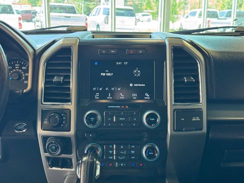 Used 2017 Ford F150 Lariat w/ Equipment Group 502A Luxury AWD/4WD image 15