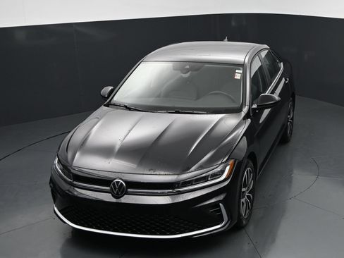 Used 2026 Volkswagen Jetta SE FWD image 26
