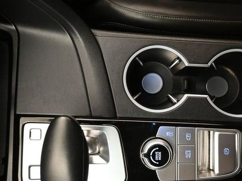 Used 2023 Genesis G70 2.0T image 18