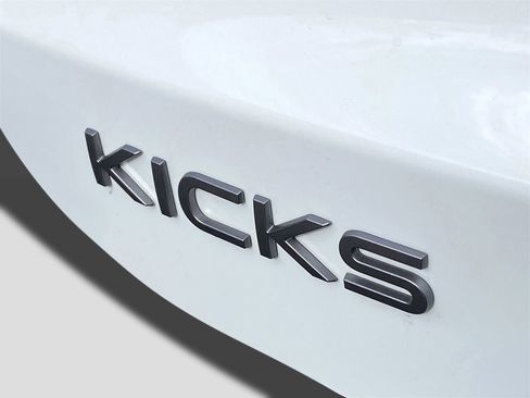 New 2026 Nissan Kicks SV image 9