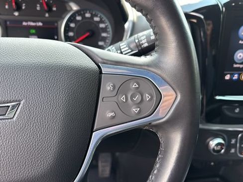 Used 2022 Chevrolet Traverse LT FWD image 23