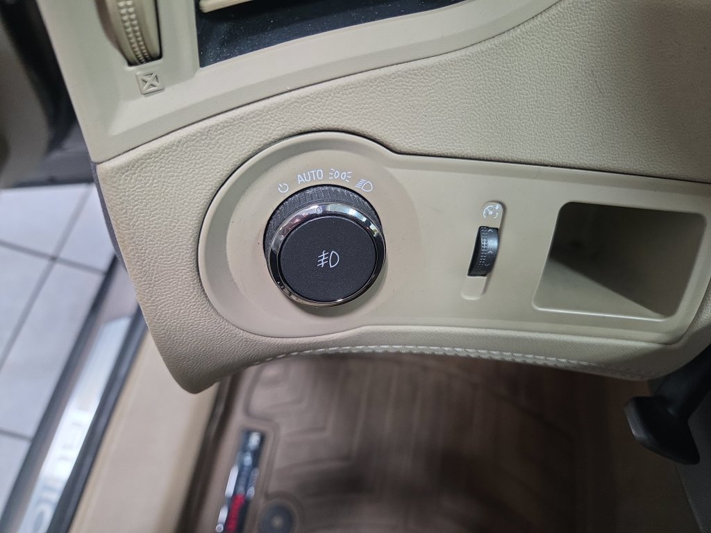 Used 2011 Buick LaCrosse CXL FWD image 35