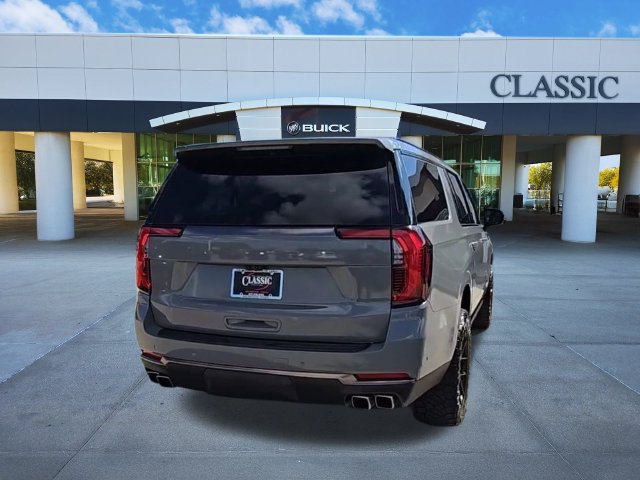 Used 2025 GMC Yukon XL AT4 Ultimate AWD/4WD image 8