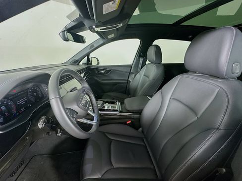 Used 2025 Audi Q7 3.0T Premium Plus AWD/4WD image 33