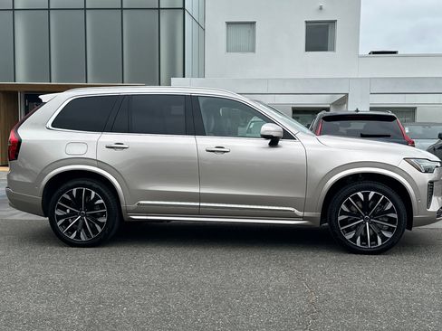 New 2026 Volvo XC90 T8 Plus w/ Protection Package Premier AWD/4WD image 3