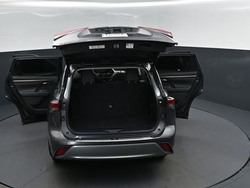 Used 2023 Toyota Highlander Platinum FWD image 49
