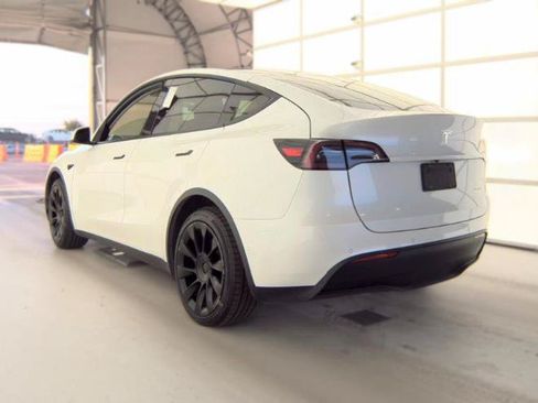 Used 2022 Tesla Model Y Long Range AWD/4WD image 5