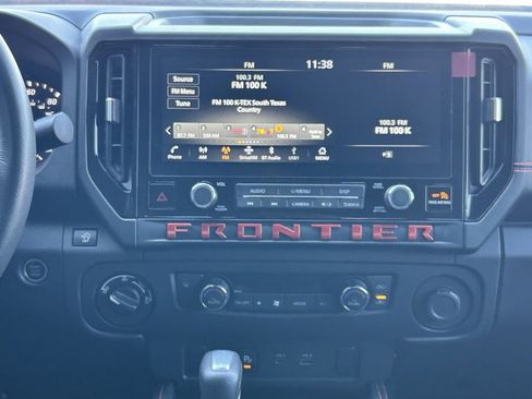 Used 2025 Nissan Frontier PRO-4X image 15