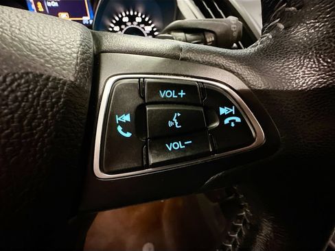Used 2018 Ford Escape SE w/ SE Sport Appearance Package FWD image 32
