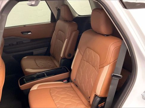 New 2026 Nissan Pathfinder Platinum AWD/4WD image 10