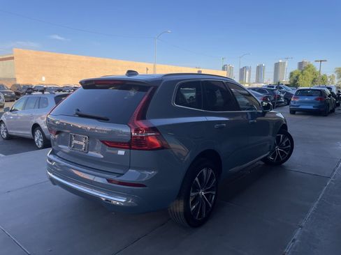 Used 2022 Volvo XC60 T8 Inscription Expression w/ Advanced Package image 3