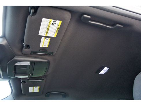 Certified 2025 Subaru Forester AWD/4WD image 25