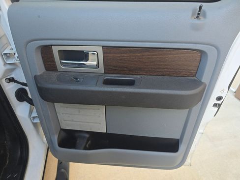 Used 2013 Ford F150 Lariat w/ Mid Equipment Group image 20