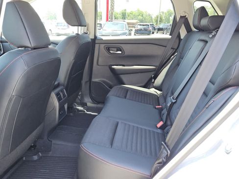 Used 2026 Nissan Rogue SV AWD/4WD image 4